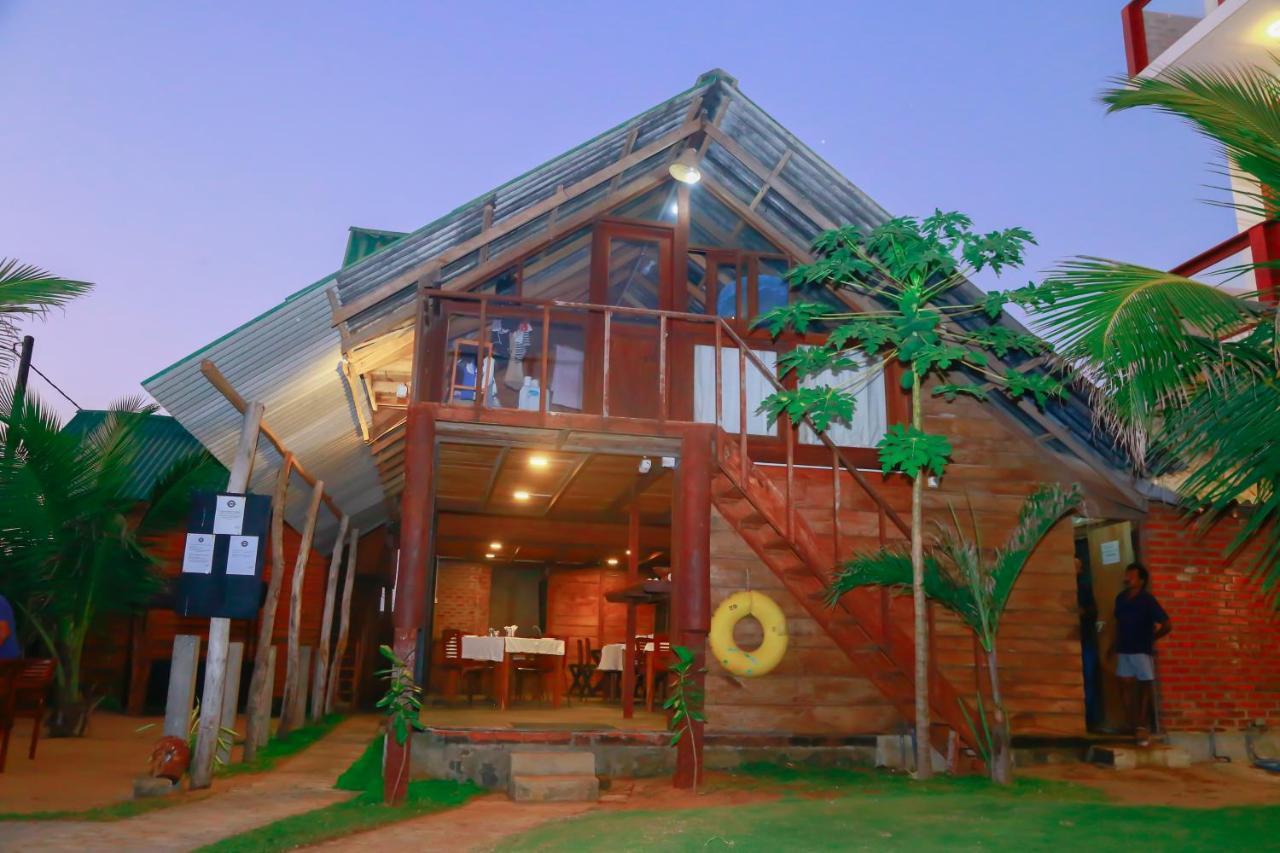 Hi Win Hotel Chilaw Exterior photo