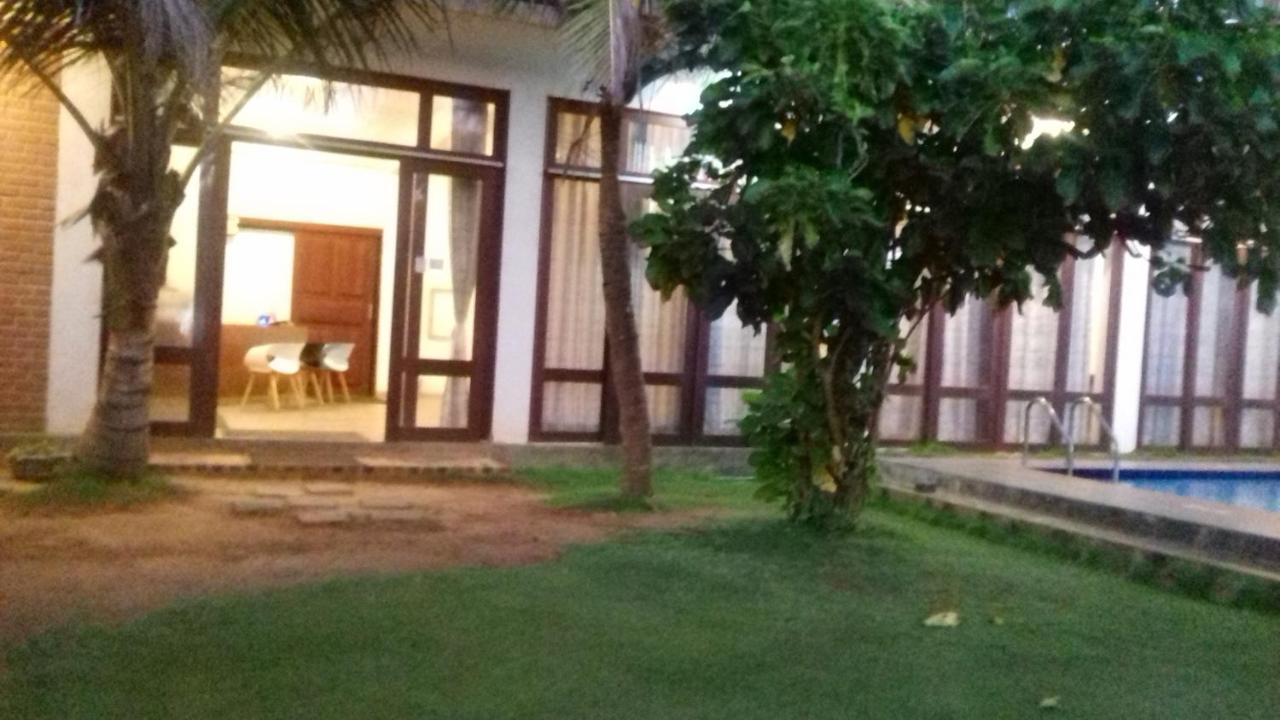 Hi Win Hotel Chilaw Exterior photo
