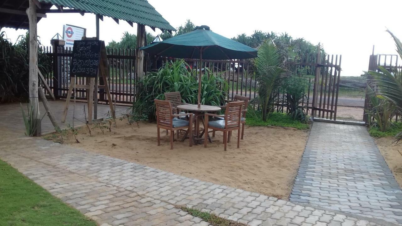 Hi Win Hotel Chilaw Exterior photo
